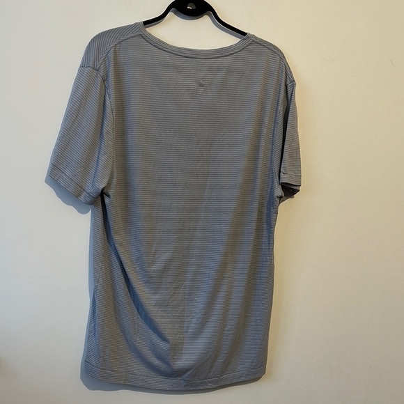 Lululemon Athletica Gray V-Neck Short Sleeve Tee - Picture 3 of 5